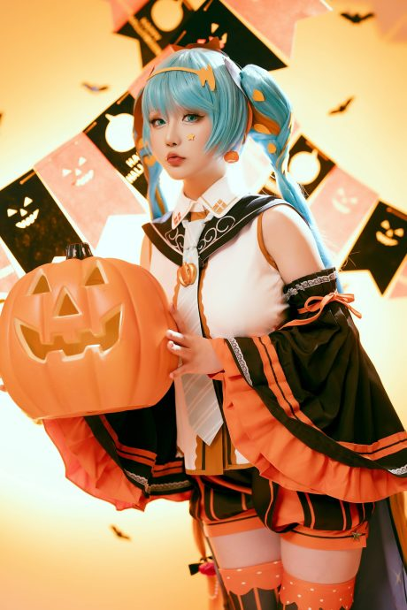 星之迟迟COSplay：演绎万圣节版初音未来的性感与魅惑-cos图咖